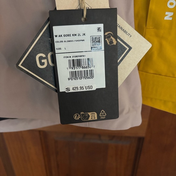 Burton Women's [ak] Kimmy Gore 2L Jacket - Goldenrod/Shadow Pink - Picture 7 of 12